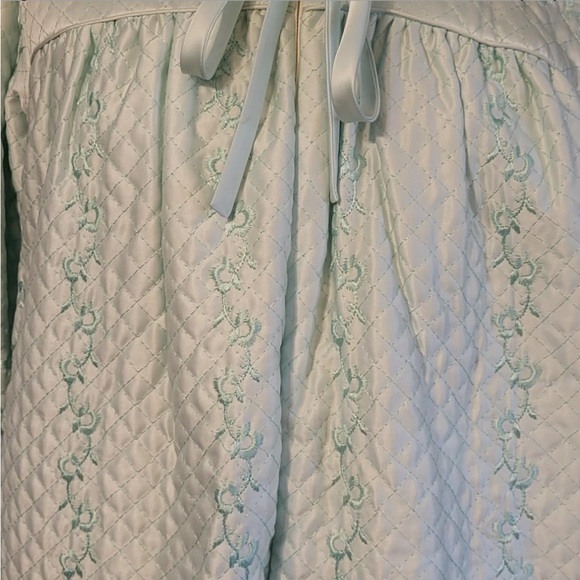 Quilted Robe / Costume - Picture 5 of 6